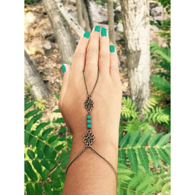 Bijou de main en laiton et jade bleu turquoise-Hand jewel with gemstone
