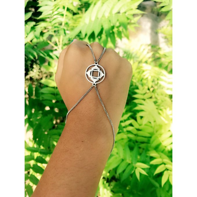 Bijou de main en acier inoxydable avec symbole du chakra racine-Hand jewel 