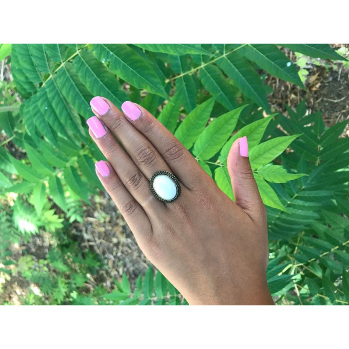 Bague ajustable en laiton et jade blanche